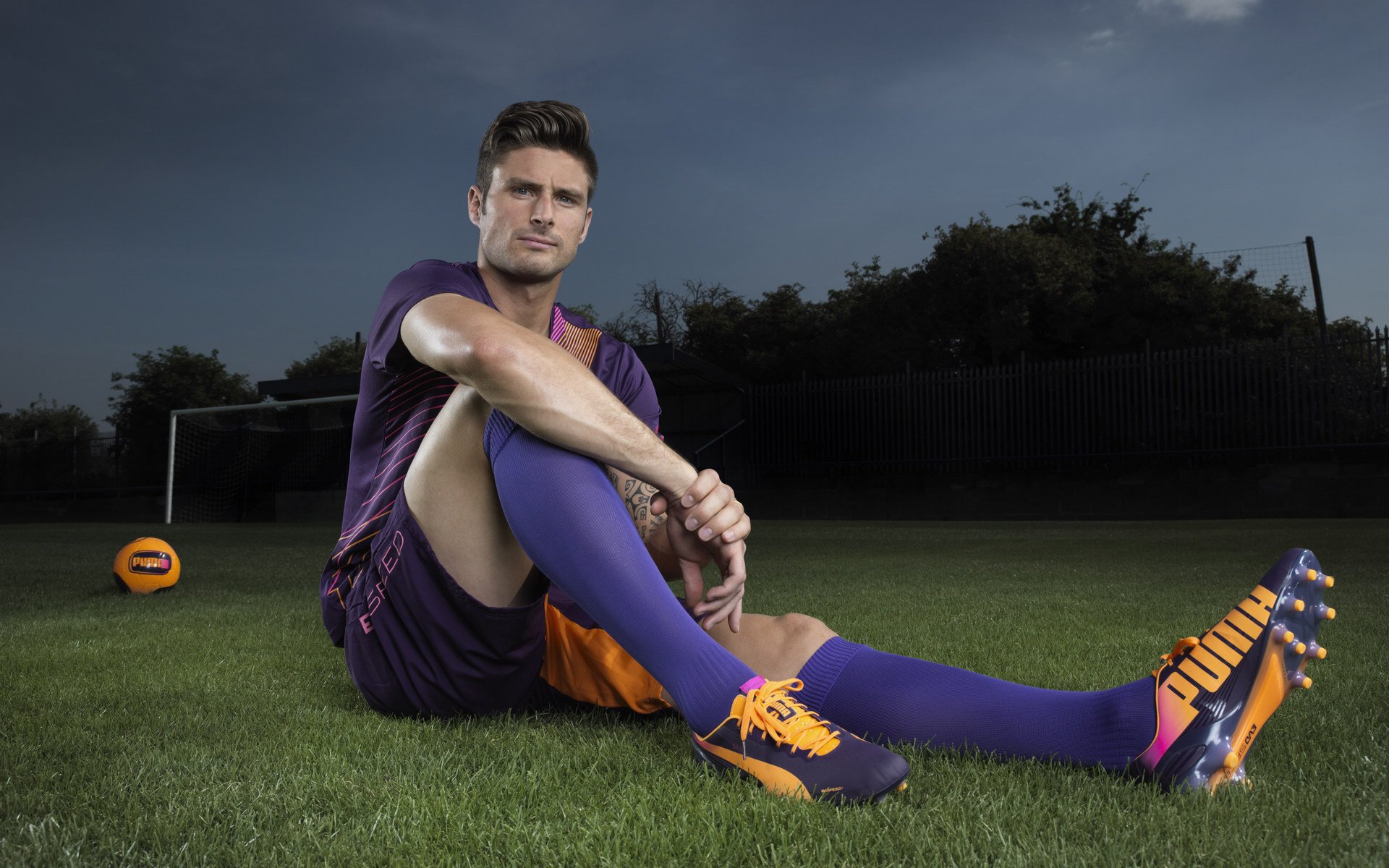 哈兰德在澳大利亚队比赛中赛况扑朔迷离，精彩发挥引发热议！