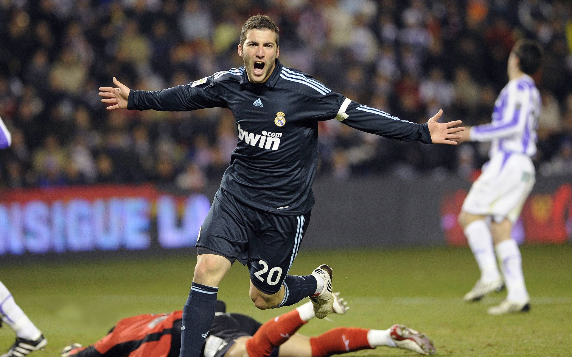 穆雷回归赛场，败北首场状态亮眼，切尔西观众沸腾！